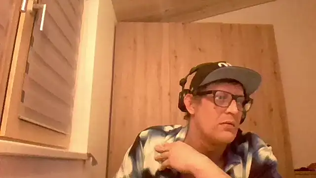 Bigthroaterboy online show from 01/11/25, 05:51