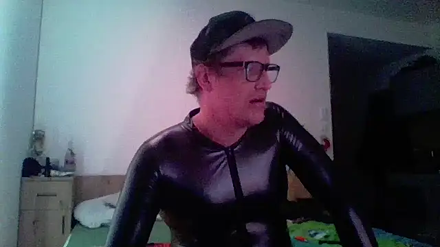 Snapshot of Bigthroaterboy chatting on 04/06/26, 05:14 Bigthroaterboy online show from 04/06/26, 05:14