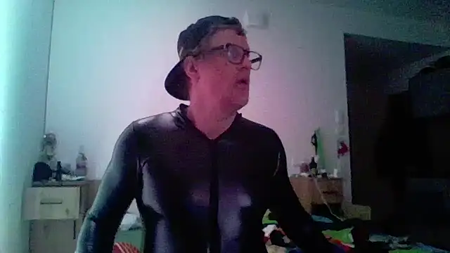 Bigthroaterboy online show from 04/07/26, 11:59