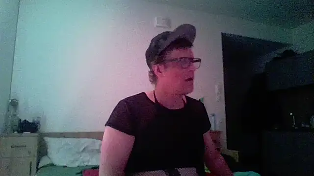 Snapshot of Bigthroaterboy chatting on 04/21/26, 02:15 Bigthroaterboy online show from 04/21/26, 02:15