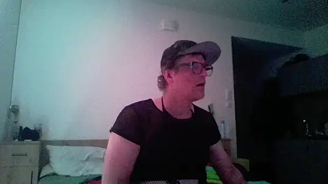 Snapshot of Bigthroaterboy chatting on 04/21/26, 02:51 Bigthroaterboy online show from 04/21/26, 02:51