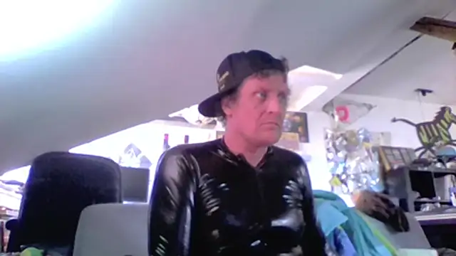 Snapshot of Bigthroaterboy chatting on 05/01/26, 01:48 Bigthroaterboy online show from 05/01/26, 01:48