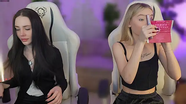 Snapshot of Sara_Tranquil chatting on 02/21/25, 11:22 Sara Tranquil online show from 02/21/25, 11:22