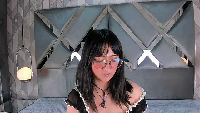 SaraMartini1 online show from 01/28/25, 12:54