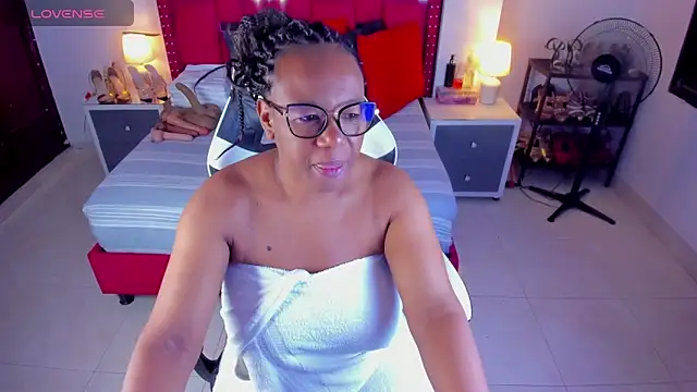 Snapshot of ShantalDior chatting on 09/11/25, 05:40 ShantalDior online show from 09/11/25, 05:40