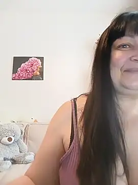 Snapshot of Women-pleasures chatting on 02/04/26, 08:09 Women-pleasures online show from 02/04/26, 08:09