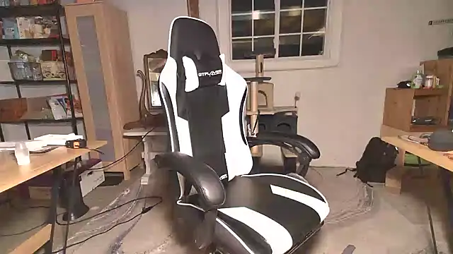 MagnusCockus online show from 03/01/25, 03:10