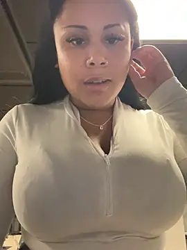 Snapshot of HaileyDiana chatting on 02/14/25, 07:33 HaileyDiana online show from 02/14/25, 07:33