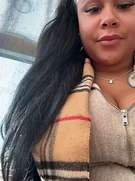 Snapshot of HaileyDiana chatting on 02/17/25, 11:55 HaileyDiana online show from 02/17/25, 11:55