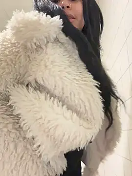 Snapshot of HaileyDiana chatting on 03/01/25, 09:51 HaileyDiana online show from 03/01/25, 09:51