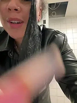 Snapshot of HaileyDiana chatting on 03/10/25, 04:57 HaileyDiana online show from 03/10/25, 04:57