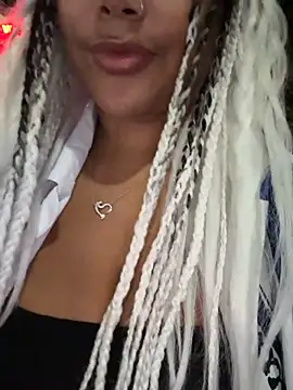 Snapshot of HaileyDiana chatting on 09/10/25, 08:31 HaileyDiana online show from 09/10/25, 08:31