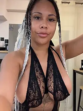 Snapshot of HaileyDiana chatting on 10/23/25, 05:12 HaileyDiana online show from 10/23/25, 05:12