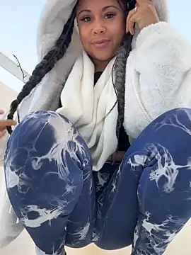 HaileyDiana online show from 12/15/25, 10:41