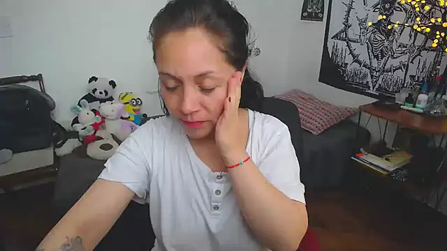 lili peach online show from 09/19/25, 05:46