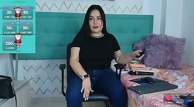 Snapshot of galatea_rous chatting on 12/14/24, 12:44 galatea rous online show from 12/14/24, 12:44