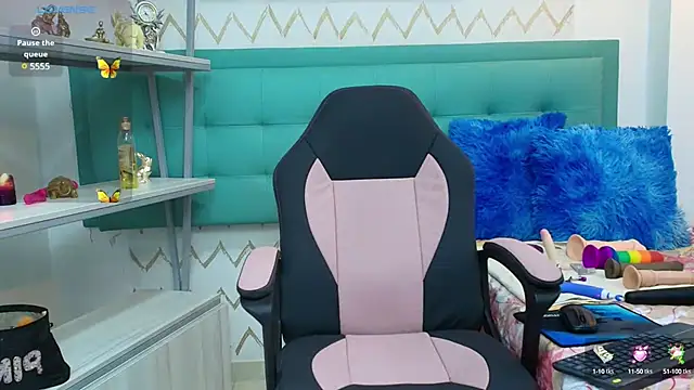 Snapshot of galatea_rous chatting on 01/15/25, 12:36 galatea rous online show from 01/15/25, 12:36