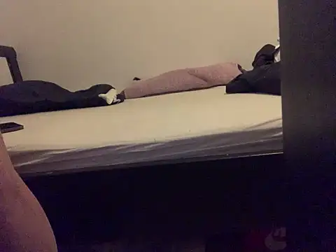 Snapshot of KendrickJiz chatting on 03/08/25, 12:22 KendrickJiz online show from 03/08/25, 12:22