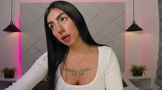 ANTONELLA  ROUSE  online show from 02/03/25, 04:25