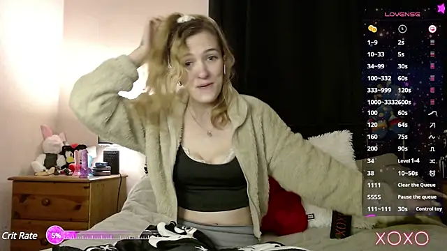 Snapshot of EllieeRose chatting on 01/15/25, 03:43 EllieeRose online show from 01/15/25, 03:43