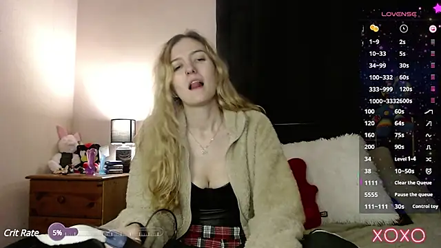 Snapshot of EllieeRose chatting on 01/24/25, 12:20 EllieeRose online show from 01/24/25, 12:20