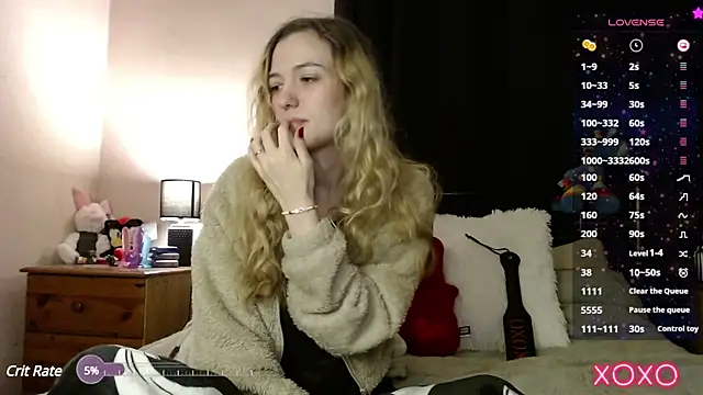 Snapshot of EllieeRose chatting on 02/21/25, 11:54 EllieeRose online show from 02/21/25, 11:54