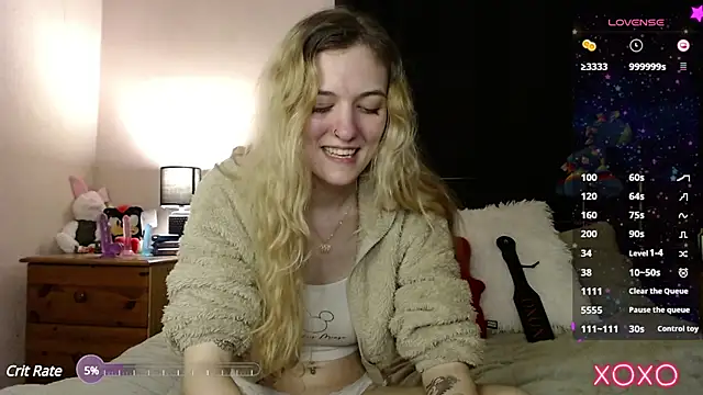 Snapshot of EllieeRose chatting on 03/02/25, 01:47 EllieeRose online show from 03/02/25, 01:47