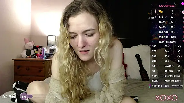 Snapshot of EllieeRose chatting on 03/08/25, 11:28 EllieeRose online show from 03/08/25, 11:28