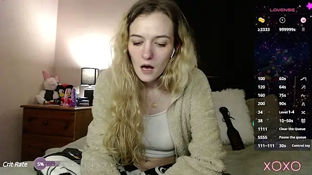 Snapshot of EllieeRose chatting on 03/18/25, 06:03 EllieeRose online show from 03/18/25, 06:03