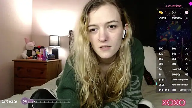 Snapshot of EllieeRose chatting on 03/21/25, 03:55 EllieeRose online show from 03/21/25, 03:55