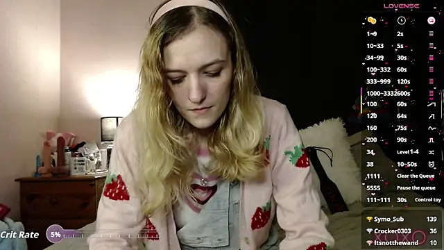 Snapshot of EllieeRose chatting on 09/20/25, 03:57 EllieeRose online show from 09/20/25, 03:57