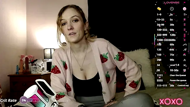 Snapshot of EllieeRose chatting on 09/22/25, 11:29 EllieeRose online show from 09/22/25, 11:29