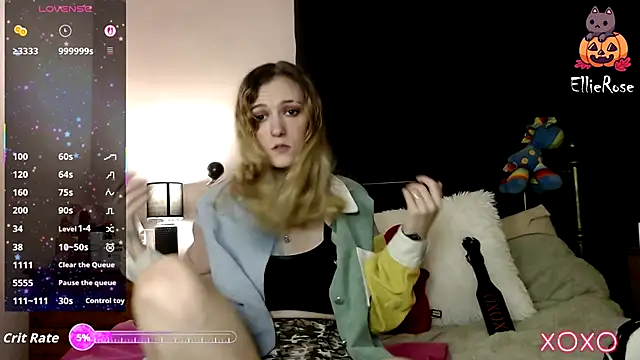 Snapshot of EllieeRose chatting on 10/24/25, 11:56 EllieeRose online show from 10/24/25, 11:56