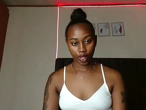 Miss hot candy online show from 01/10/25, 10:39