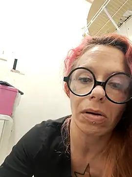 Snapshot of vvictoria_xxx chatting on 11/28/25, 06:16 vvictoria xxx online show from 11/28/25, 06:16