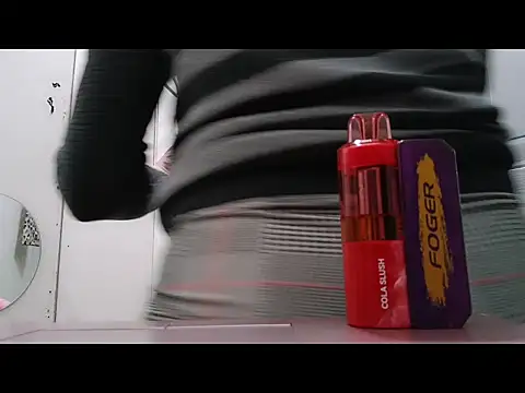 Snapshot of vvictoria_xxx chatting on 11/29/25, 10:18 vvictoria xxx online show from 11/29/25, 10:18