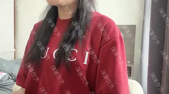 Snapshot of Hanna_Quyen9x chatting on 01/05/25, 09:37 Hanna Quyen9x online show from 01/05/25, 09:37