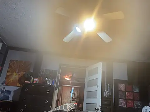 Snapshot of trash4cash chatting on 02/26/26, 06:18 trash4cash online show from 02/26/26, 06:18