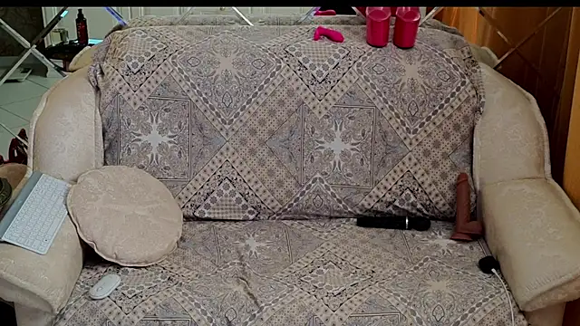 Snapshot of BEST-1 chatting on 02/19/26, 02:29 BEST-1 online show from 02/19/26, 02:29