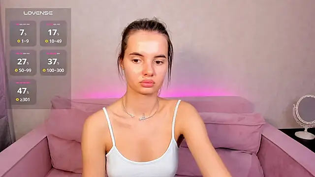 Snapshot of Erika_Carpenter chatting on 03/08/25, 12:00 Erika Carpenter online show from 03/08/25, 12:00