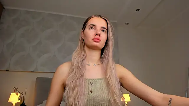 Snapshot of Erika_Carpenter chatting on 11/07/25, 11:38 Erika Carpenter online show from 11/07/25, 11:38