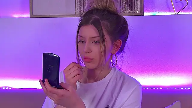 LiliaBianka online show from 03/18/25, 12:47