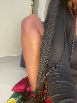 Snapshot of Wzz__ chatting on 12/12/24, 06:57 Wzz   online show from 12/12/24, 06:57