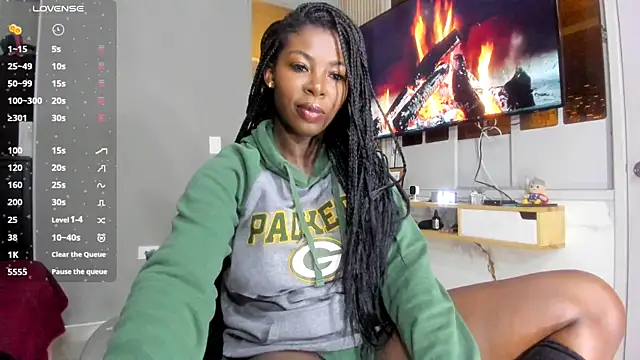 Snapshot of sexyhotblackebony chatting on 04/15/26, 11:06 sexyhotblackebony online show from 04/15/26, 11:06