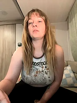 emerieskye20 online show from 11/12/25, 06:08