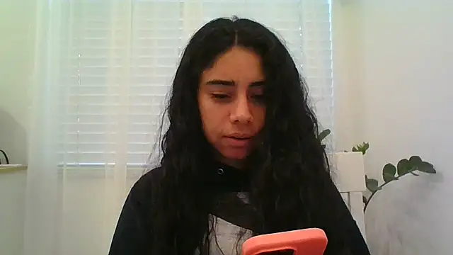 Snapshot of catrinasexy19 chatting on 12/11/24, 09:23 catrinasexy19 online show from 12/11/24, 09:23