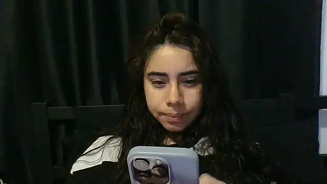 Snapshot of catrinasexy19 chatting on 03/17/25, 07:58 catrinasexy19 online show from 03/17/25, 07:58