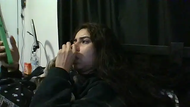 Snapshot of catrinasexy19 chatting on 03/21/25, 07:57 catrinasexy19 online show from 03/21/25, 07:57