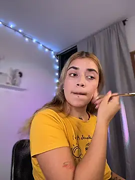 Snapshot of JoselinFlower_ chatting on 02/14/26, 01:24 JoselinFlower online show from 02/14/26, 01:24