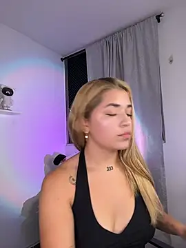 Snapshot of JoselinFlower_ chatting on 04/14/26, 01:00 JoselinFlower online show from 04/14/26, 01:00